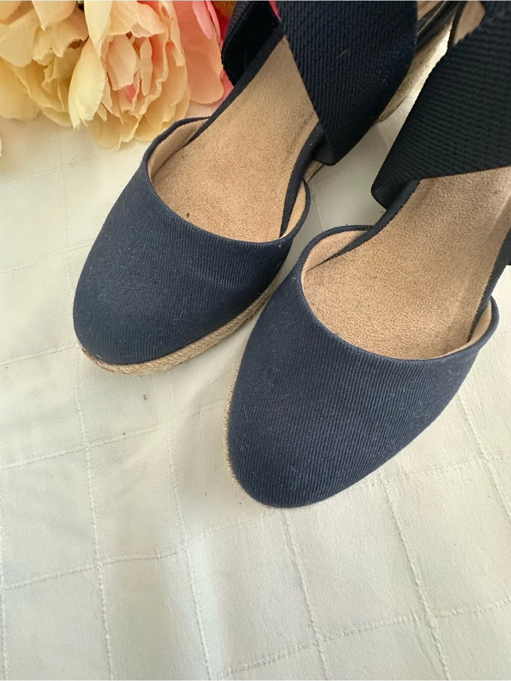 Life Stride BRAND NEW Women's Navy Cross-Strap Espadrilles!